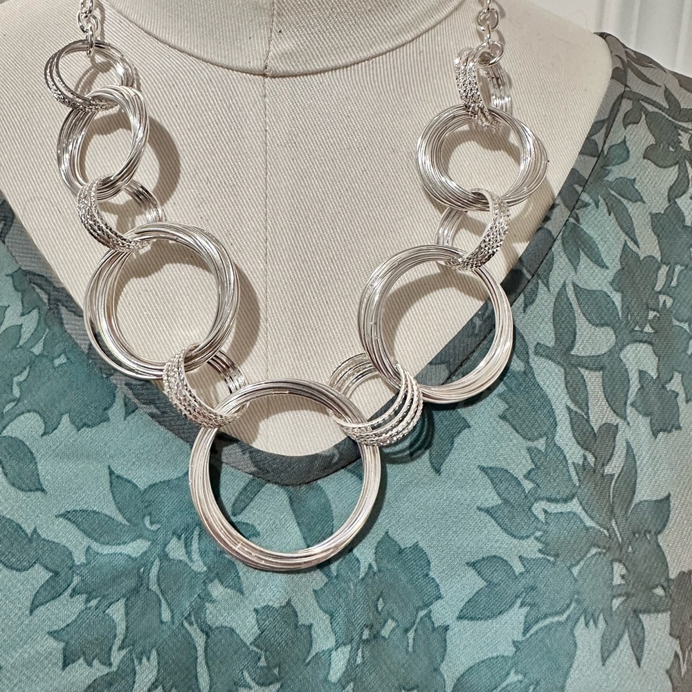 Silver Geometric Necklace with Circular Links